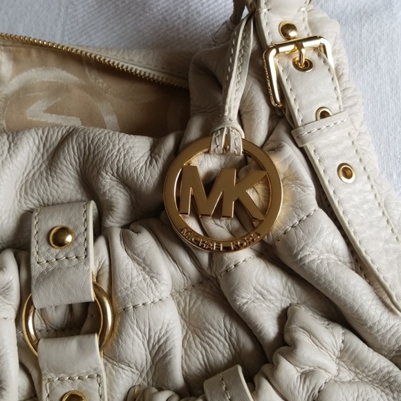 MICHAEL KORS Handbag Mint Condition - Picture 2 of 5